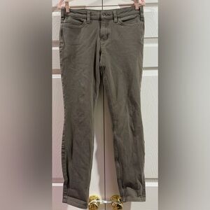 Carhartt Women's Slim Fit Green Khaki Pants Size 6